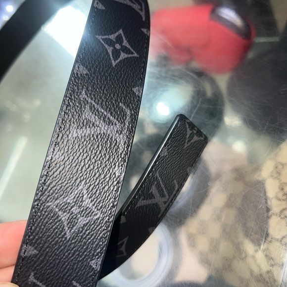 Louis Vuitton LV Initiales Belt 95/38 (M0450) - Picture 6 of 6